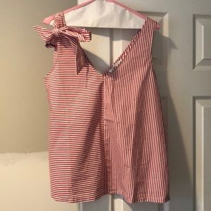 Vineyard vines top - never worn